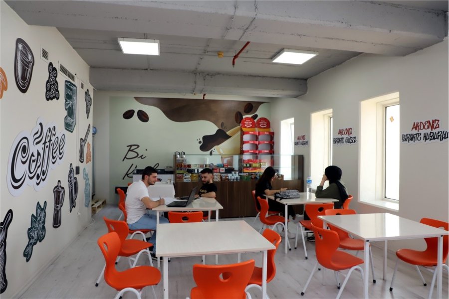 Akdeniz Belediyesi Etüt Merkezinde Eğitim Gören 127 Öğrenci Üniversitelerin Çeşitli Bölümlerine Yerleşti