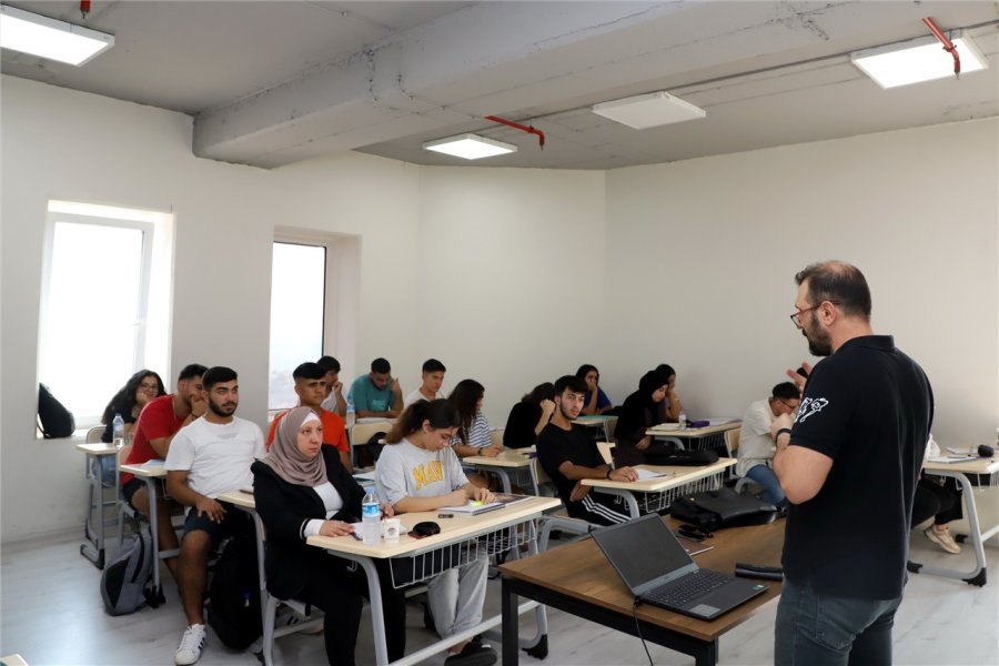 Akdeniz Belediyesi Etüt Merkezinde Eğitim Gören 127 Öğrenci Üniversitelerin Çeşitli Bölümlerine Yerleşti