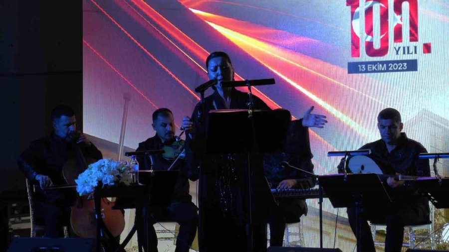 11. Cumhurbaşkanı Abdullah Gül, Kayseri’de ‘cumhuriyet’in 100. Yılı Resepsiyonu’na Katıldı