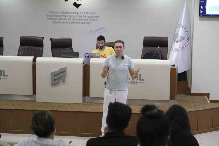 Worldef E-ticaret Vakfı’nın E-ticaret Ve E-ihracat Eğitim Konferansları Devam Ediyor