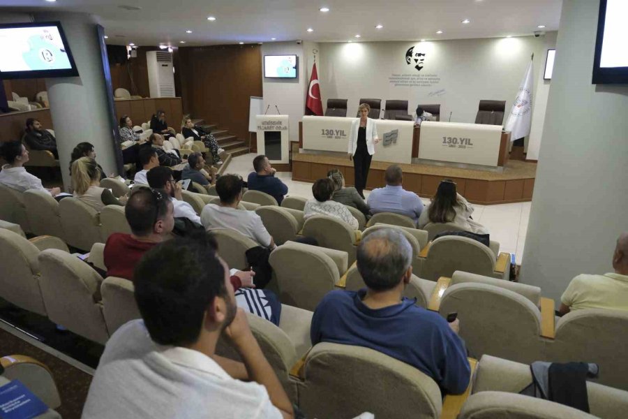 Worldef E-ticaret Vakfı’nın E-ticaret Ve E-ihracat Eğitim Konferansları Devam Ediyor