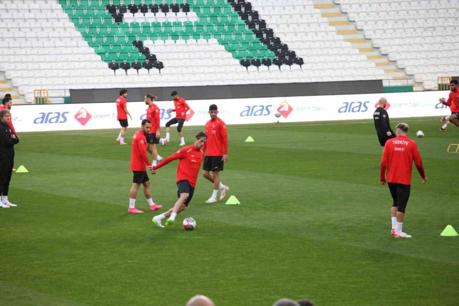 A Milli Futbol Takımı, Letonya Maçına Hazır