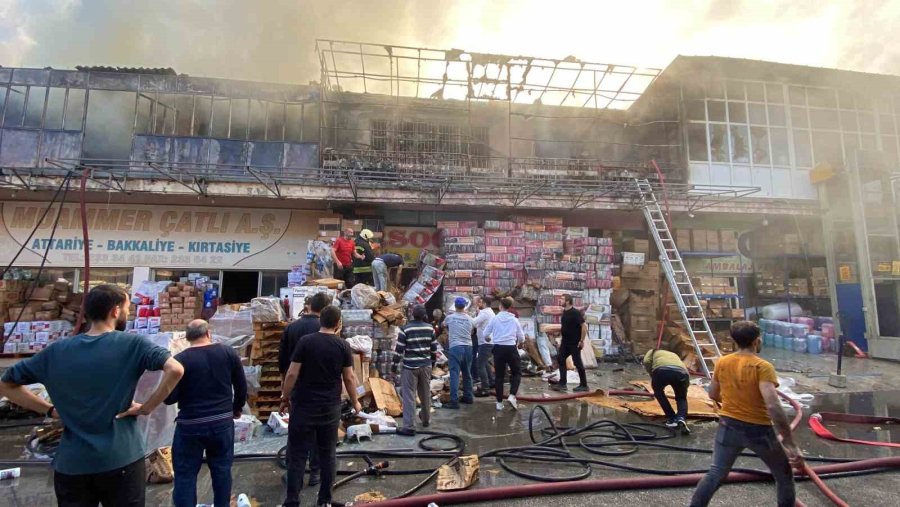 Konya’da Toptancılar Çarşısında Yangın