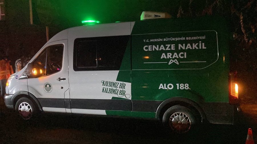 Mersin’de Kardeşlere Çarpan Sürücü Kaçtı, O Anlar Kameralara Yansıdı: 1 Ölü, 1 Yaralı