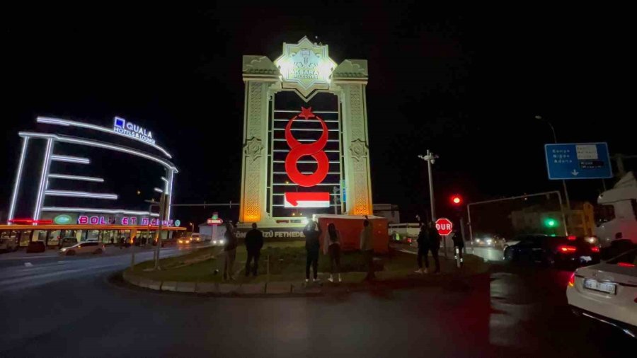 35 Metre Yükseklikteki Esere Çıkan Alkollü Şahıs Ekiplere Zor Anlar Yaşattı