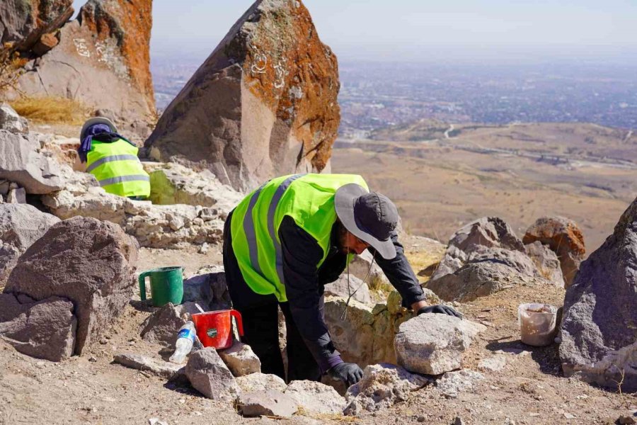 Tarihi Gevale Kalesi’nde 3. Etap Çalışmalar Sürüyor