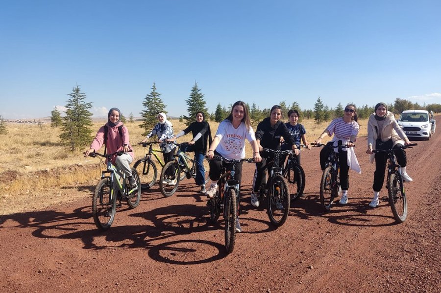Karaman’da Öğrencileri Doğa Ve Sağlık İçin Pedal Çevirdi