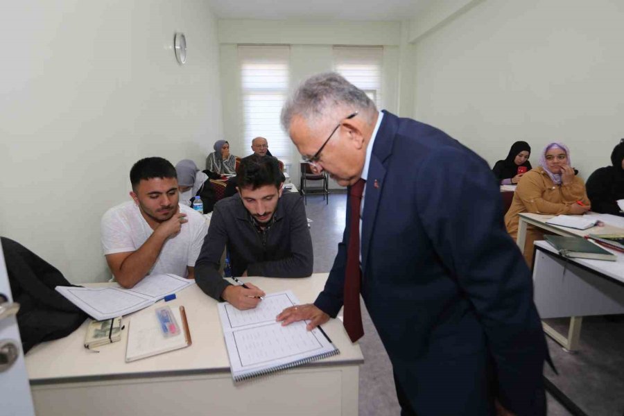 Engelsiz Yaşam Merkezine Kapalı Yüzme Havuzu