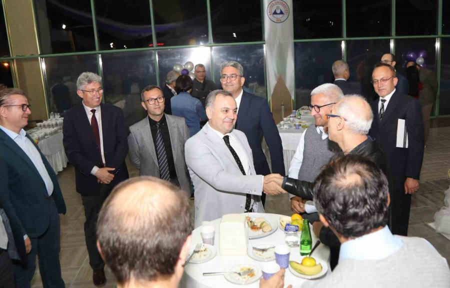 Erü’de ‘rektör-akademisyenler Buluşması’ Başladı