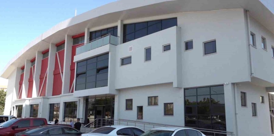 Toroslar Yeni Bir Gençlik Merkezine Kavuştu