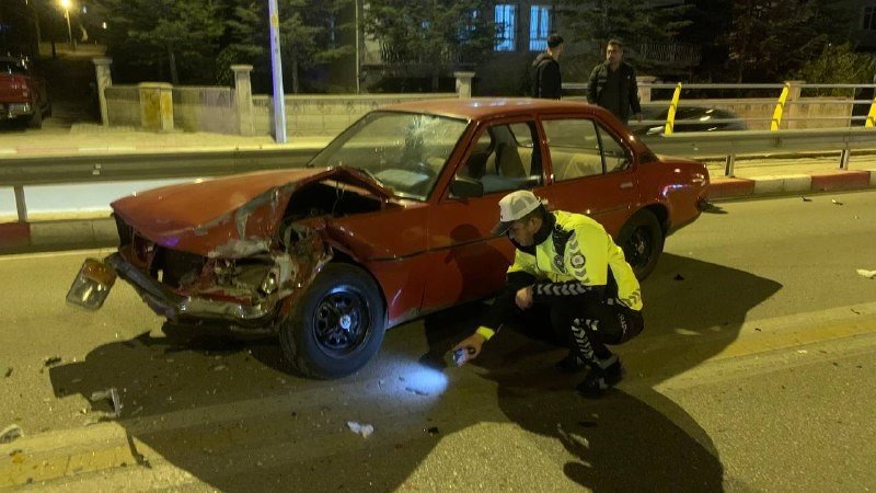 Karaman’da Otomobil İle Motosiklet Çarpıştı: 2 Yaralı