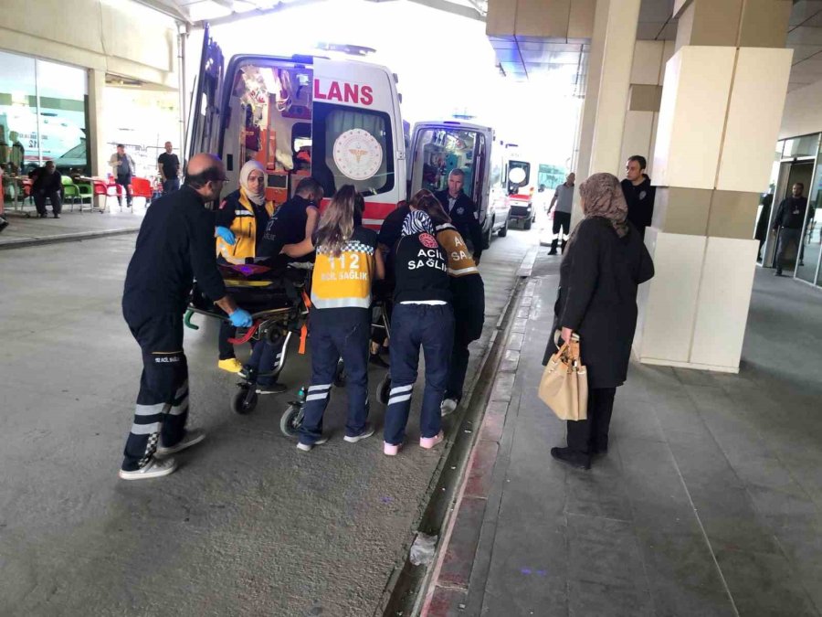 Konya’da Motosiklet İle Otomobil Çarpıştı: 2 Yaralı