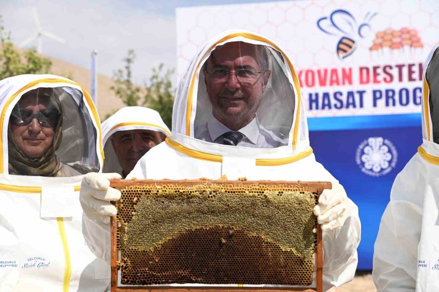 Selçuklu Belediyesi Arıcılığa Destek Olmaya Devam Ediyor