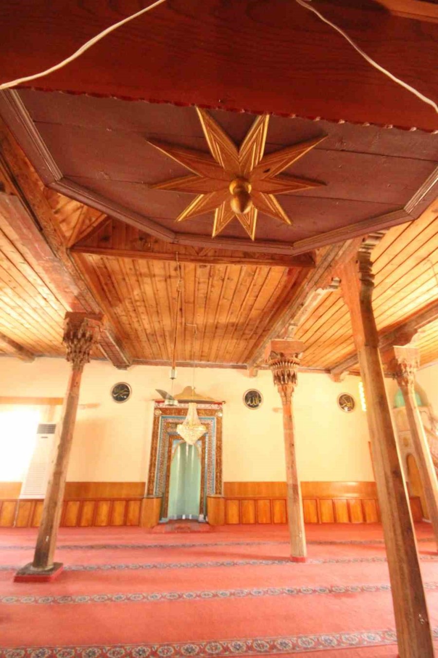 Konya’da 658 Yıllık Cami Güdük Minaresiyle Dikkat Çekiyor