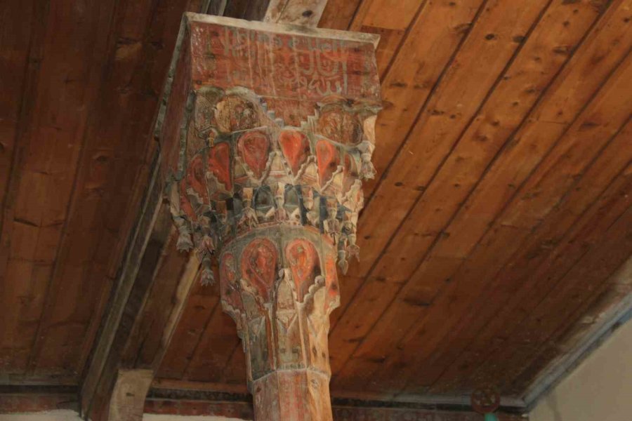 Konya’da 658 Yıllık Cami Güdük Minaresiyle Dikkat Çekiyor