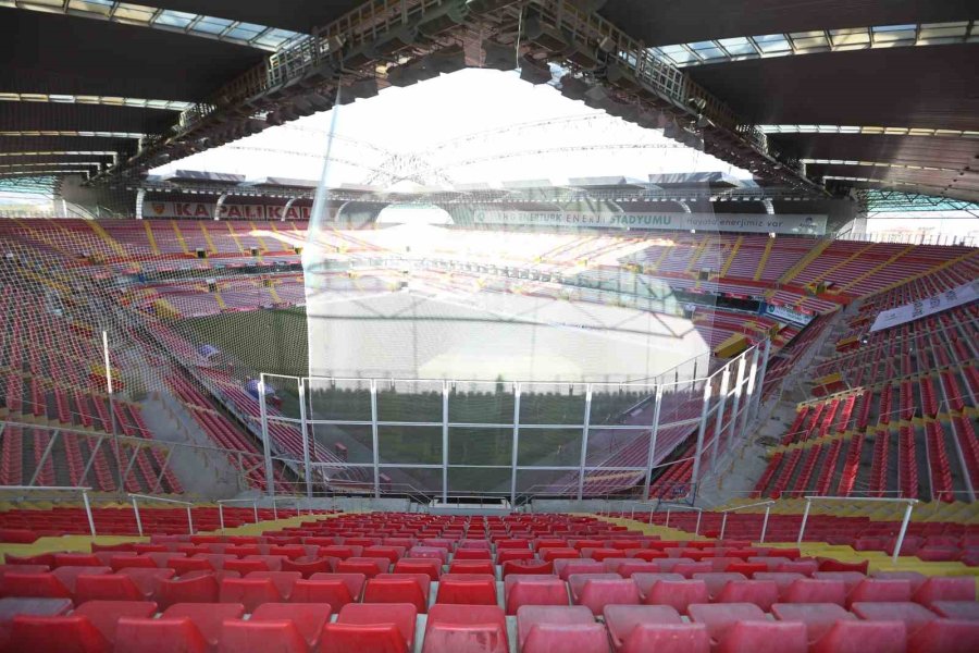 Büyükşehir, Şehrin Stadyumunda Misafir Tribününü Daha Güvenli Hale Getirdi