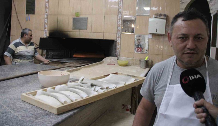 Kayserili Fırıncı ’ulusal Yas’ Nedeniyle Ekmeği 5 Tl’ye Düşürdü