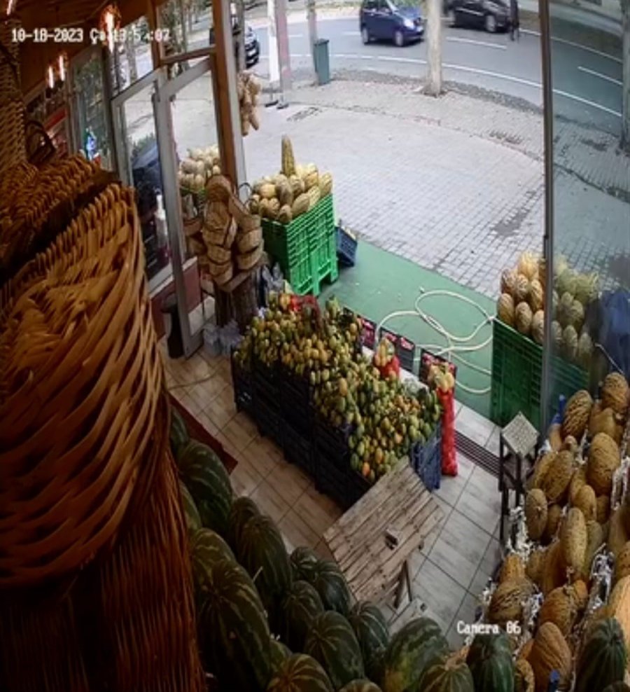 Karşıya Geçerken Otomobilin Çarptığı Kadın Hayatını Kaybetti