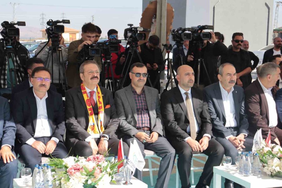 İç Anadolu’nun En Büyük Canlı Hayvan Borsası Ve Pazar Yeri Açıldı