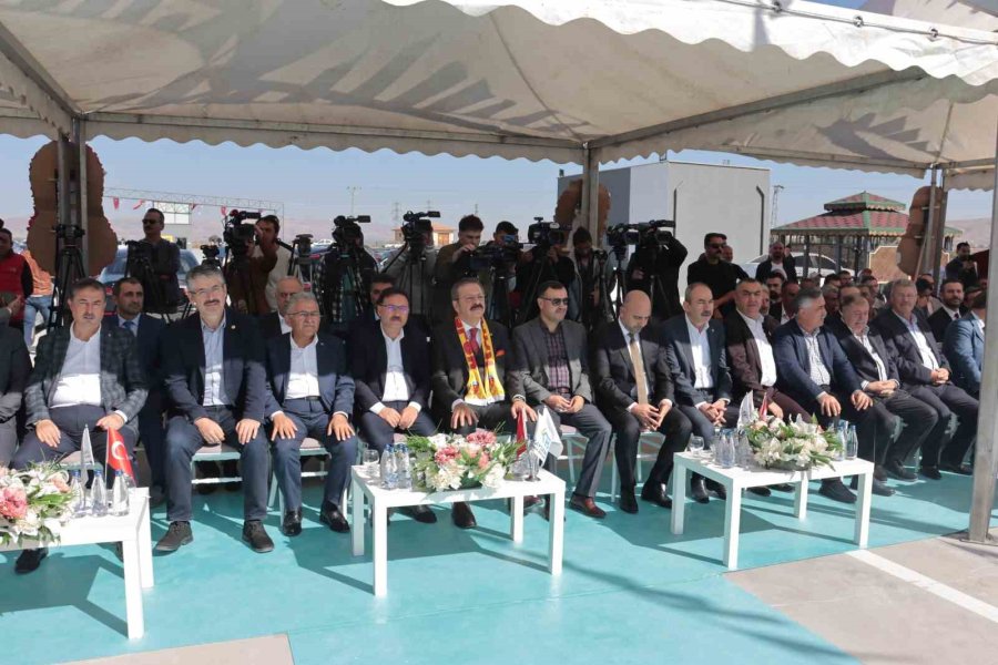 İç Anadolu’nun En Büyük Canlı Hayvan Borsası Ve Pazar Yeri Açıldı