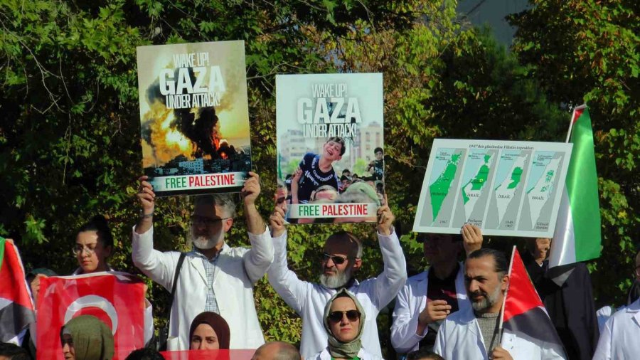 Beyaz Önlüklüler Gazze İçin Ayakta