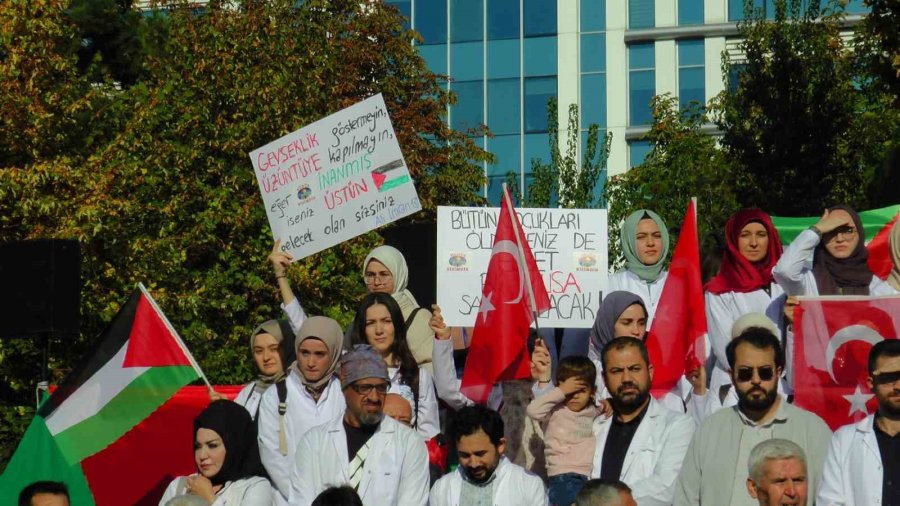 Beyaz Önlüklüler Gazze İçin Ayakta
