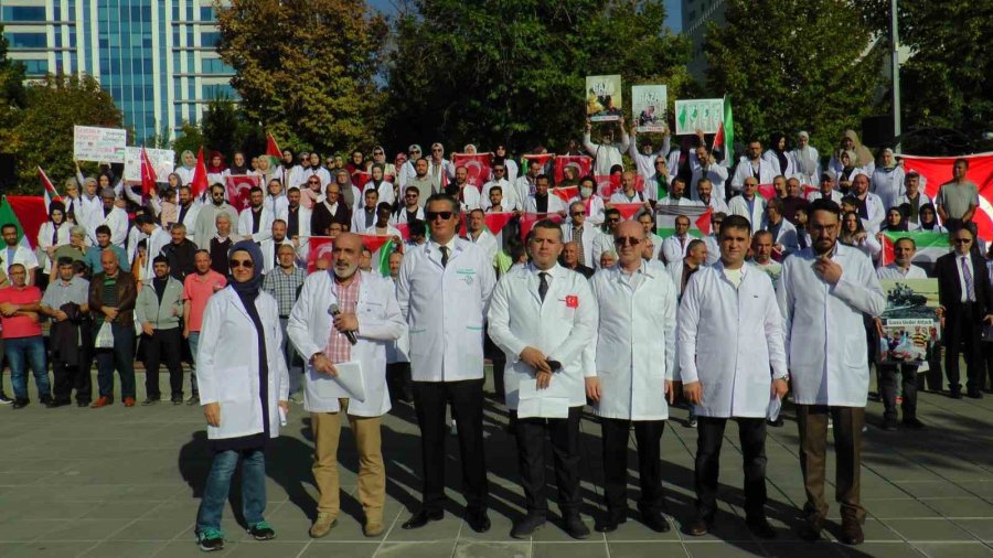 Beyaz Önlüklüler Gazze İçin Ayakta