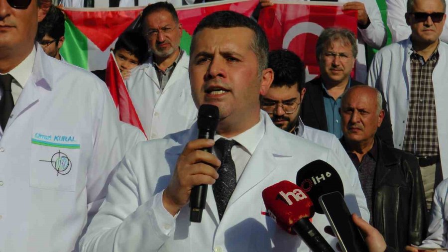 Beyaz Önlüklüler Gazze İçin Ayakta