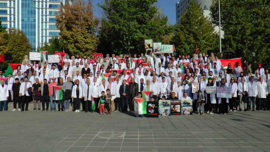 Beyaz Önlüklüler Gazze İçin Ayakta