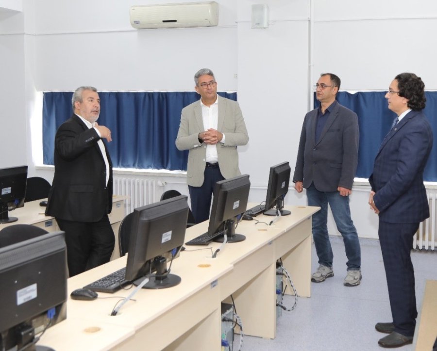 Ösym Başkanı Prof. Dr. Ersoy, Erü’yü Ziyaret Etti