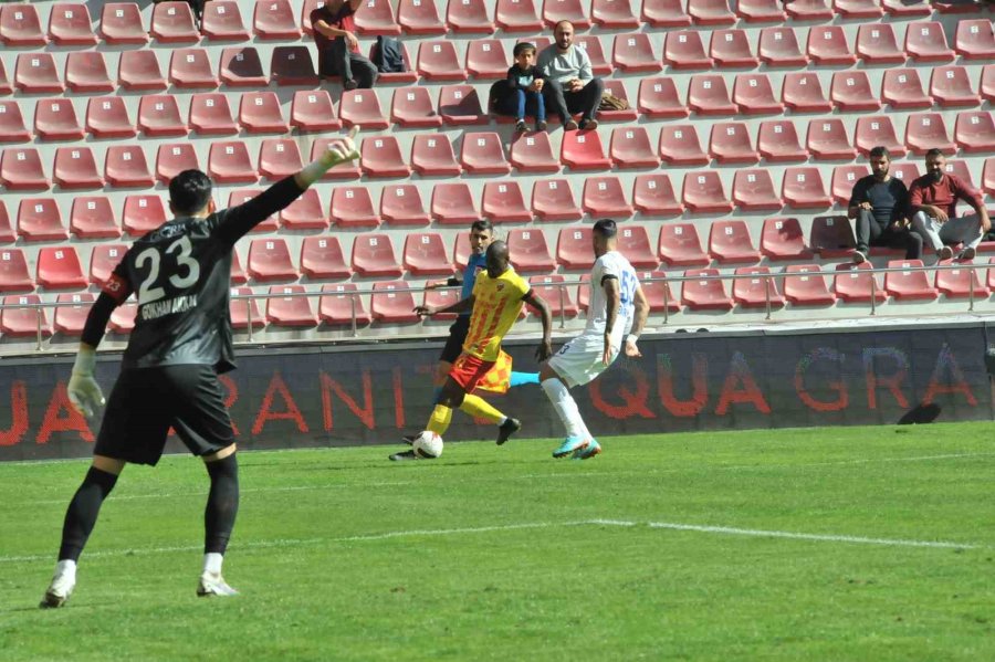 Trendyol Süper Lig: Kayserispor: 1 - Çaykur Rizespor: 0 (ilk Yarı)