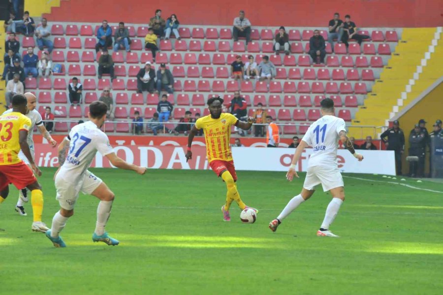 Trendyol Süper Lig: Kayserispor: 1 - Çaykur Rizespor: 0 (ilk Yarı)