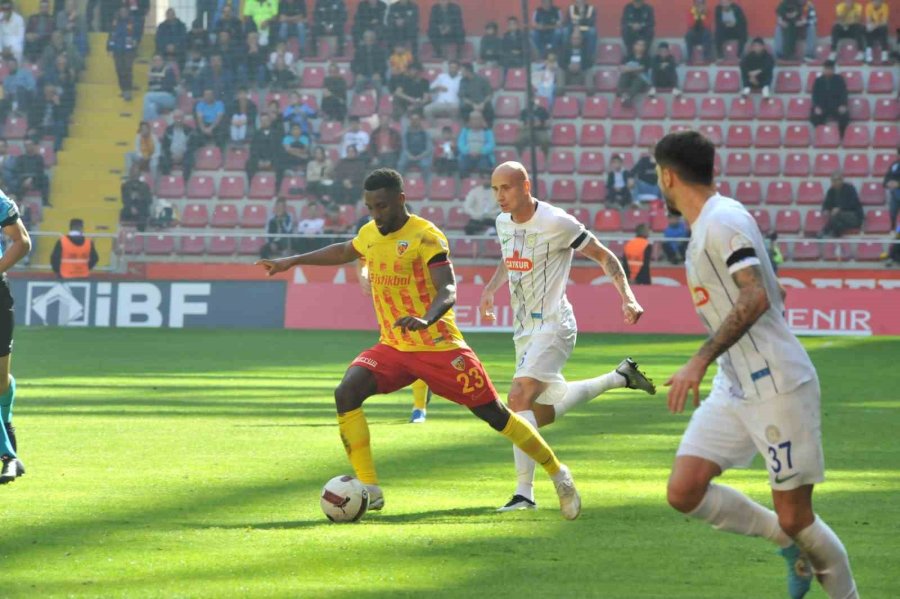 Trendyol Süper Lig: Kayserispor: 1 - Çaykur Rizespor: 0 (ilk Yarı)