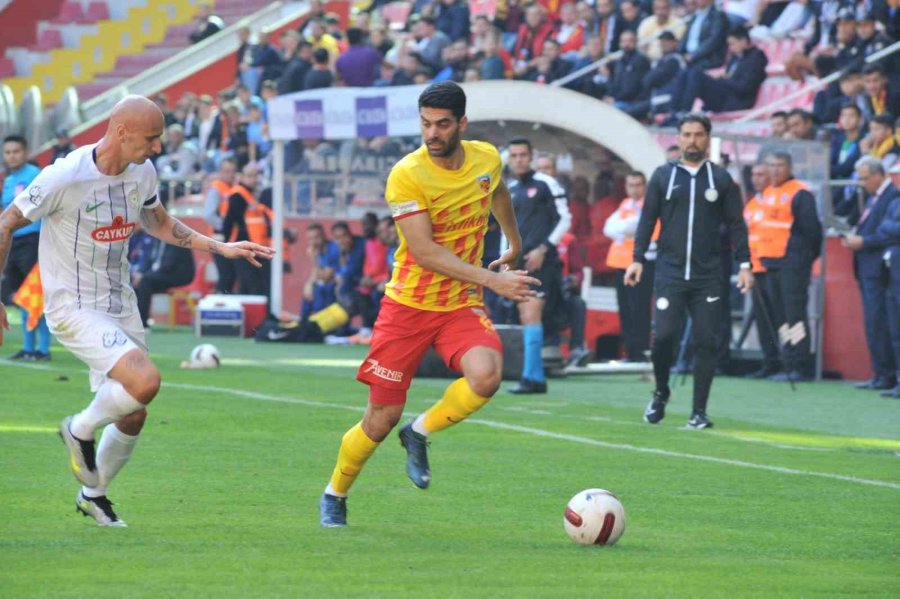 Trendyol Süper Lig: Kayserispor: 1 - Çaykur Rizespor: 0 (ilk Yarı)