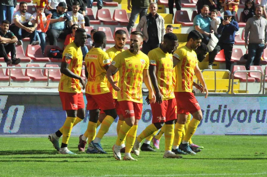 Trendyol Süper Lig: Kayserispor: 1 - Çaykur Rizespor: 0 (ilk Yarı)