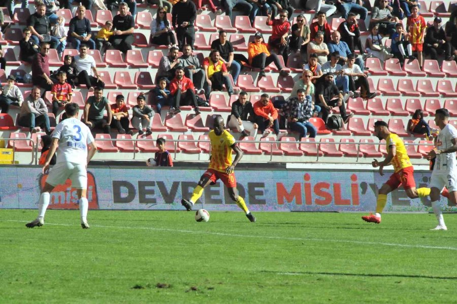 Trendyol Süper Lig: Kayserispor: 1 - Çaykur Rizespor: 0 (ilk Yarı)