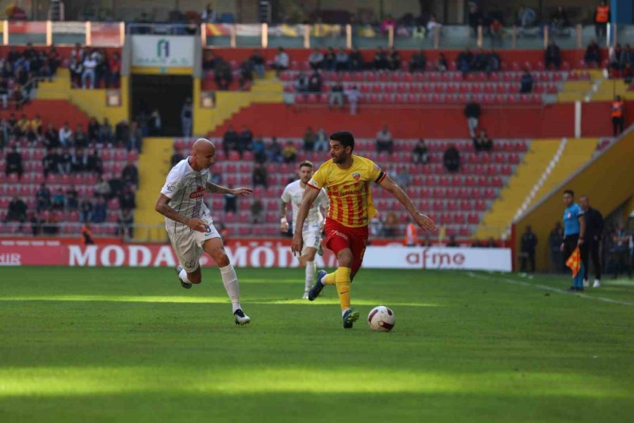 Trendyol Süper Lig: Kayserispor: 1 - Çaykur Rizespor: 0 (ilk Yarı)