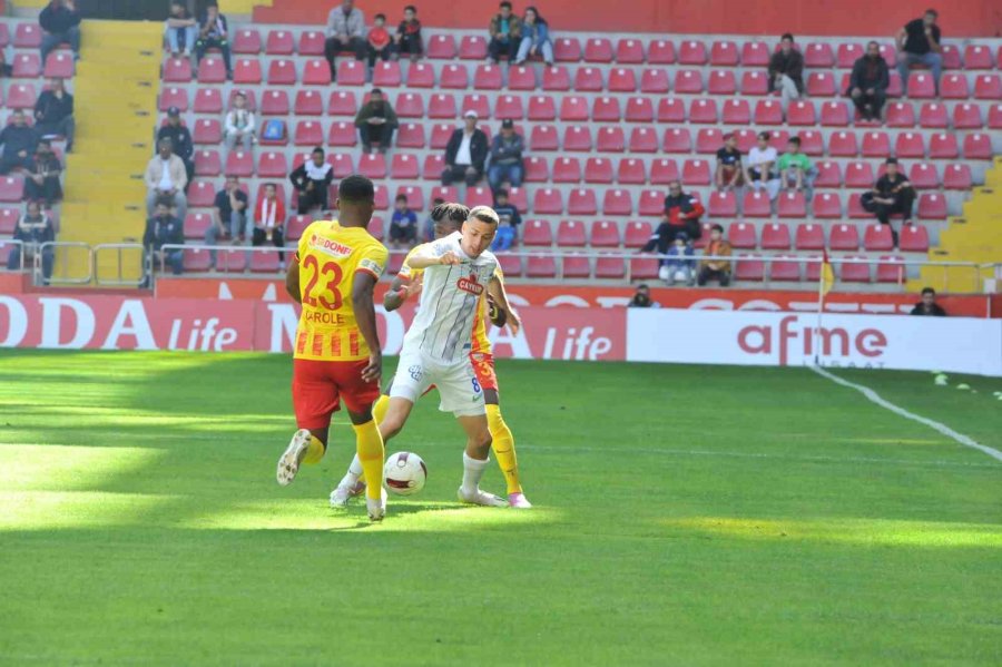 Trendyol Süper Lig: Kayserispor: 0 - Çaykur Rizespor: 0 (maç Devam Ediyor)