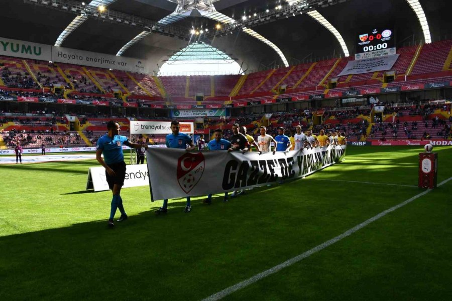 Trendyol Süper Lig: Kayserispor: 0 - Çaykur Rizespor: 0 (maç Devam Ediyor)