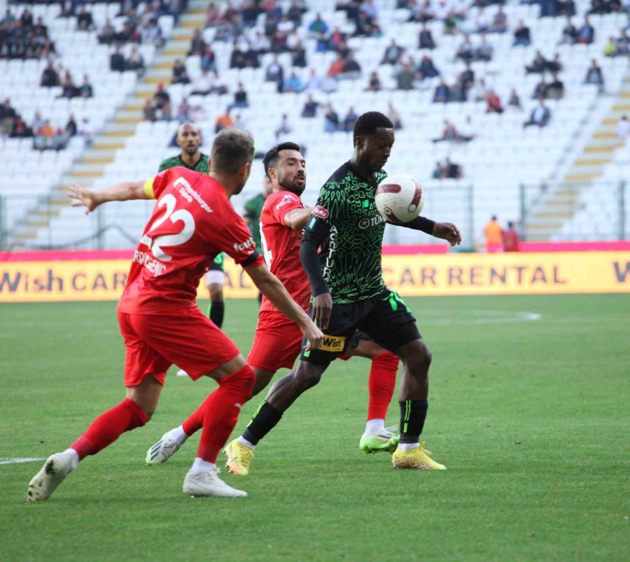 Trendyol Süper Lig: Konyaspor: 0 - Pendikspor: 0 (ilk Yarı)