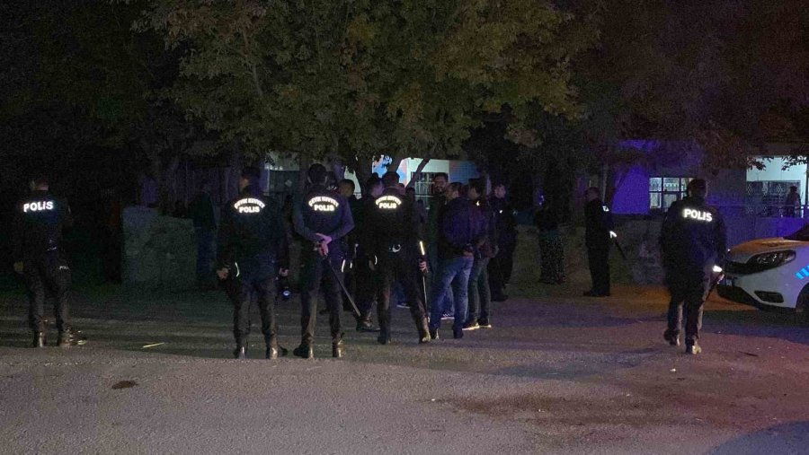 Akrabaların Silahlı Sopalı Yevmiye Kavgası Kamerada: 9 Yaralı