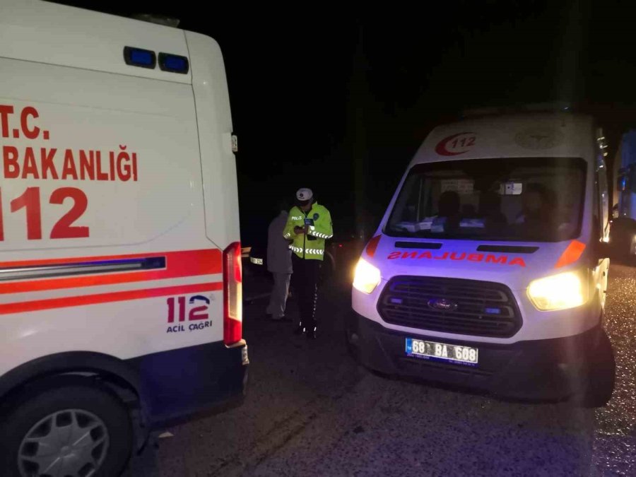 Aksaray’da Minibüs Otomobile Arkadan Çarptı: 5 Yaralı