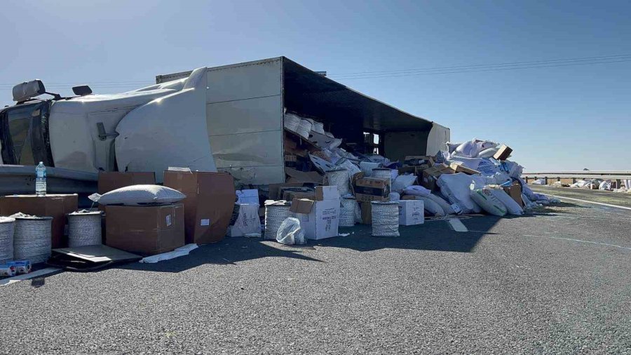 Aksaray’da Tır Devrildi: 2 Yaralı