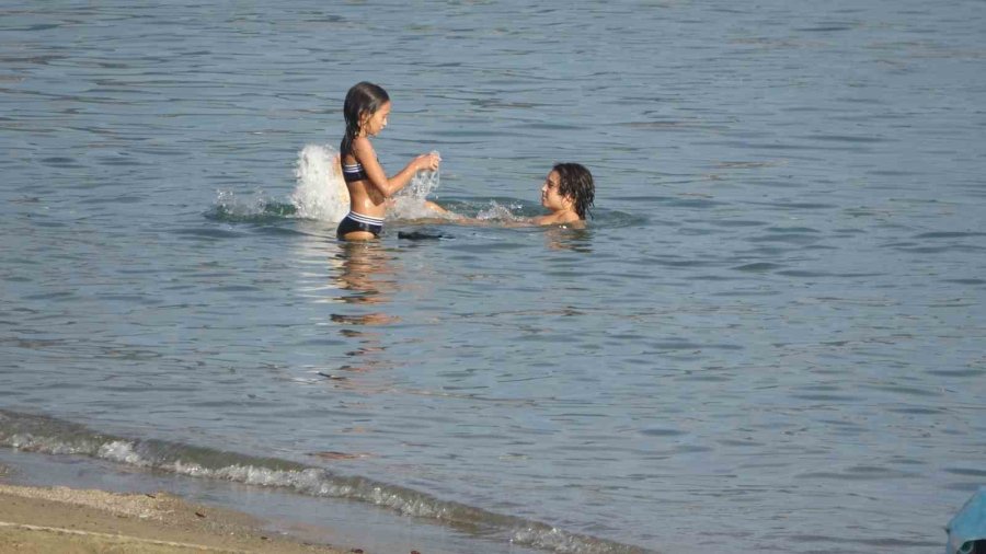 Antalya’da Ekim Sonunda Deniz Keyfi