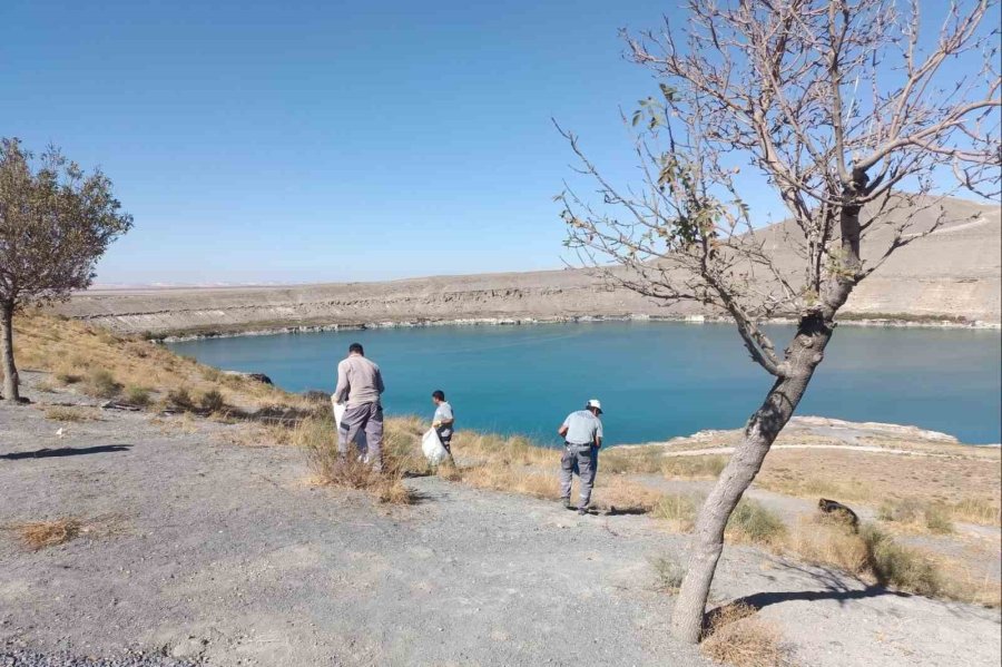 Karapınar Acıgöl Çevresi Çöplerden Temizlendi