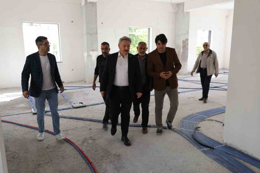 Şirintepe Mahallesinin Kütüphanesi Ve İkinci Bahar Evi’nde Sona Doğru