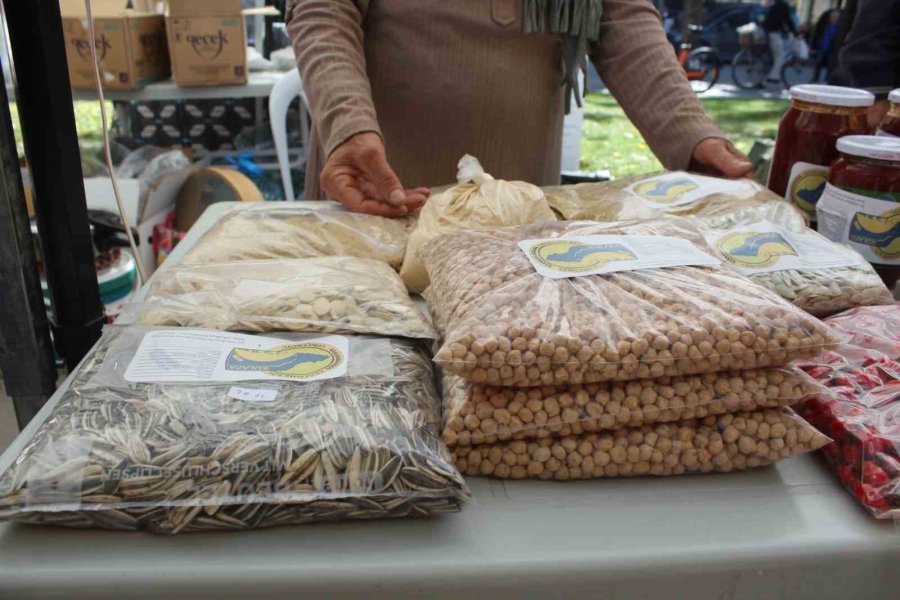 Eskişehir’de Köylü Kadınların Ev Yapımı Yemekleri Görücüye Çıktı