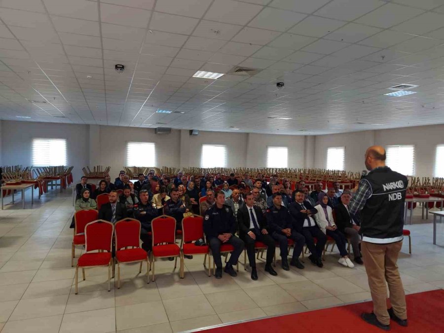 Narkotik Polisinden ‘narko Rehber’ Eğitim Faaliyeti