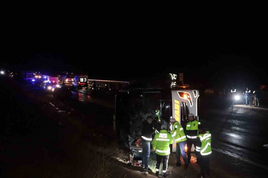 Kayseri’de Yolcu Otobüsü Devrildi: 8’i Ağır 38 Yaralı