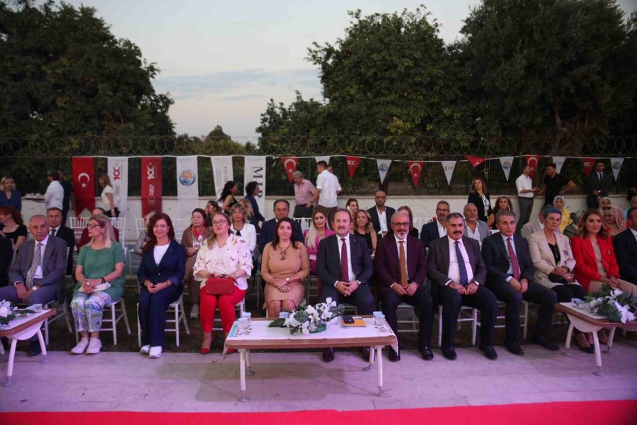 ’kilikya’dan Cumhuriyet’e Kıyafet Sunumu Göz Kamaştırdı